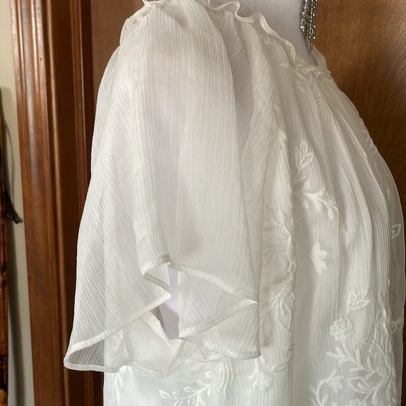 Romantic Peasant Blouse by CeCe - Picture 15 of 16